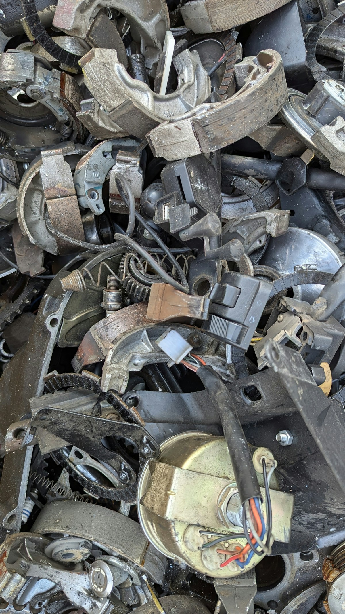 Sorted metal scrap for recycling trade